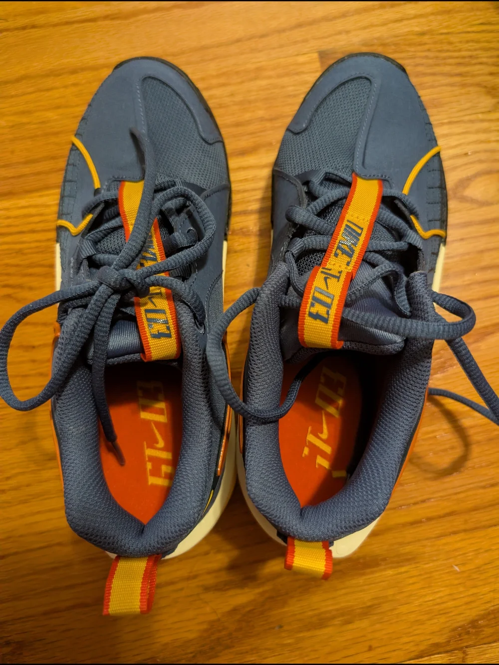 Nike Navy GT Cut 3 SE Shoes, Size 3.5